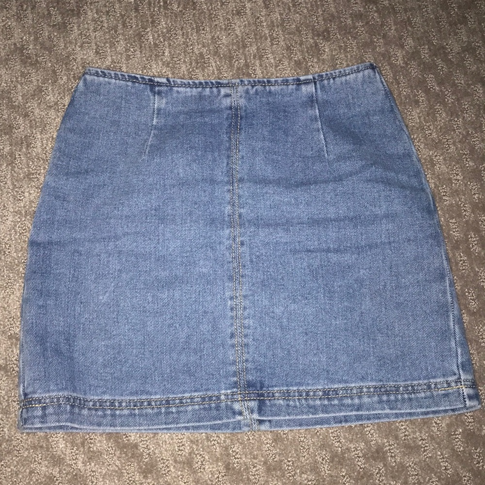 NWOT Pacsun denim skirt !!